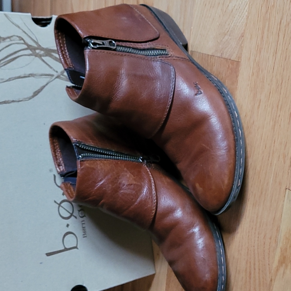 B.O.C. Atlana Leather Foldover boots with side zipper detail